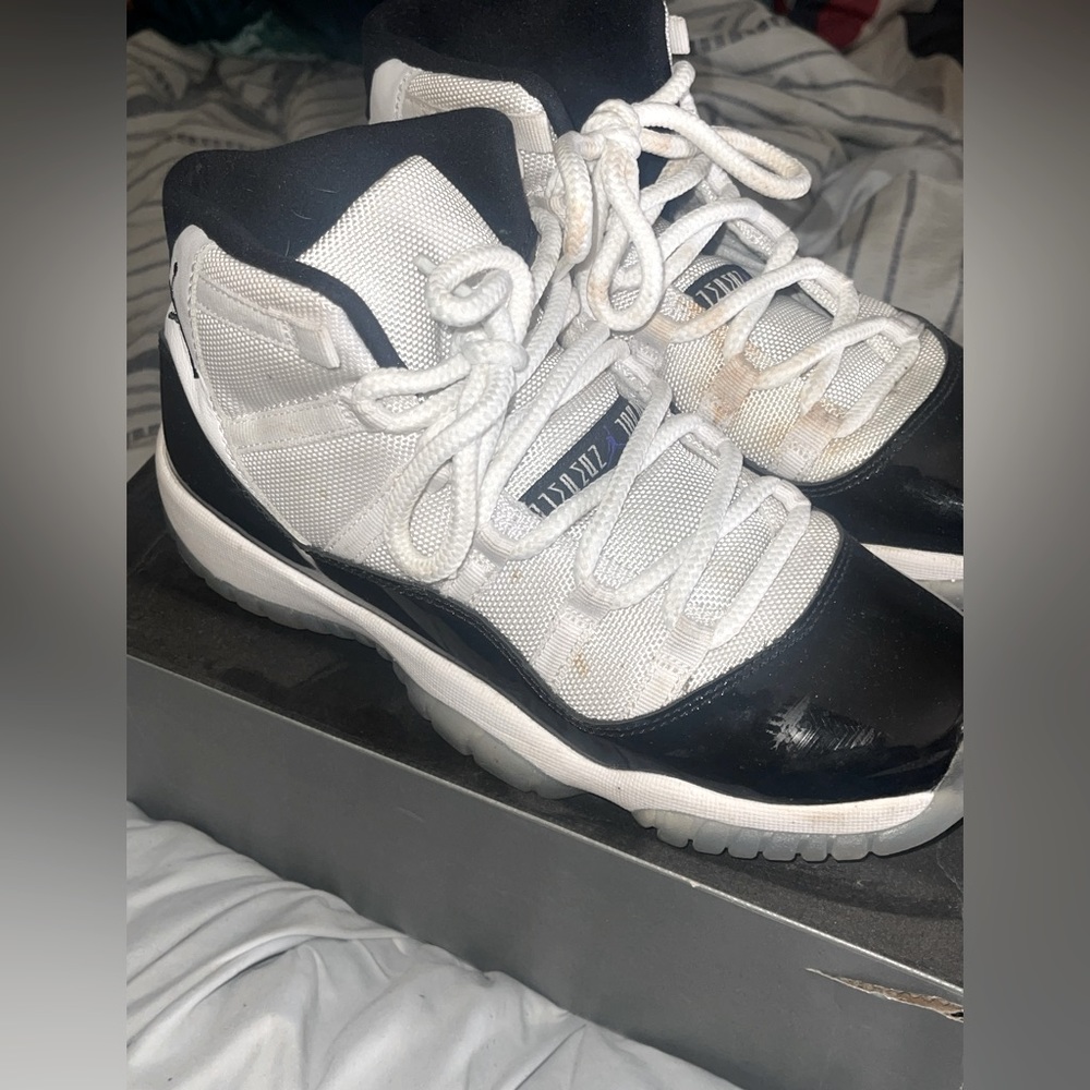 Used Nike Jordan Bred 11’s Kid Size - Youth